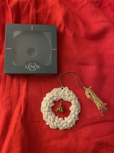 Lenox Porcelain Holiday Charm Wreath Ornament with Gold Tone Tree - Picture 1 of 4