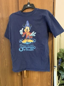🔥RARE🔥DISNEYLAND MAGIC KINGDOM MICKEY SORCERER IN TRAINING KIDS TSHIRT XL 🔥 - Picture 1 of 6