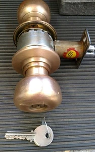 Yale Entry Knob Grade 1 612 Finish x 626 Finish - Picture 1 of 3