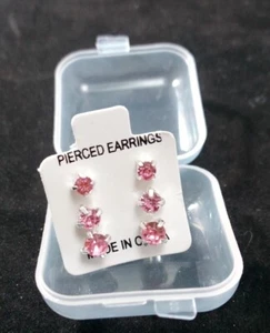 Orecchini a perno in metallo a forma di diamante rosa SET 3 paia. Orecchie forate. Venditore UK - Foto 1 di 5