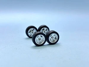 R484 Hotwheels 1/64 Real Rider# Ranurado Cromo 10mm Mediano Goma Ruedas - Imagen 1 de 5