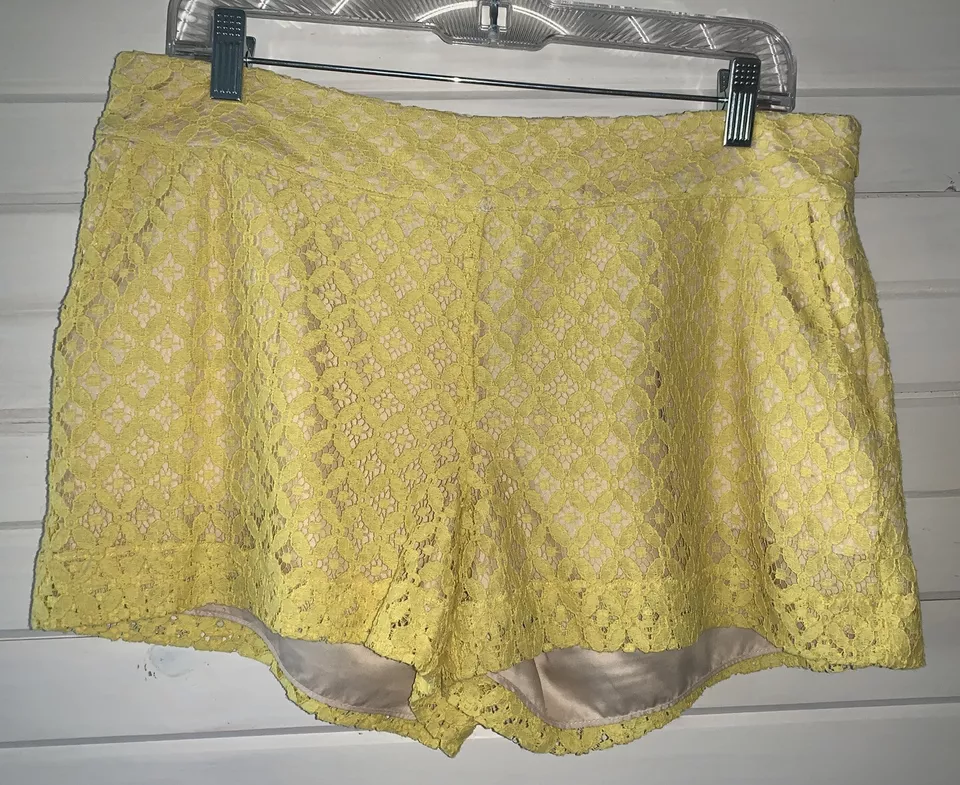 Nuevo con etiquetas Pantalones Cortos Kensie Talla 10 Sunglow Amarillo Encaje Superpuesto Bolsillos Delanteros Forrados Precio de venta sugerido por el fabricante $59 Foto 1 de 4