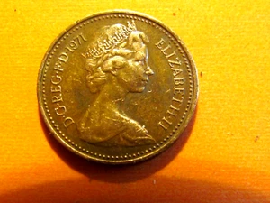 1971 UK 1 New Penny Coin - Elizabeth II 2nd portrait AU - Picture 1 of 2