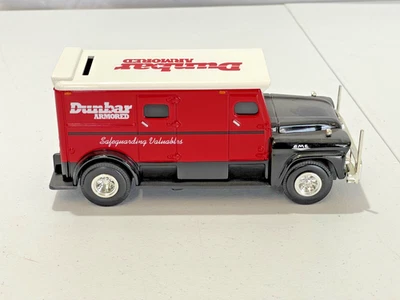RARE MODEL RED COLLECTIBLE DUNBAR ARMORED COIN BANK TRUCK MODEL NEW IN BOX 1999 - Image 1 of 3