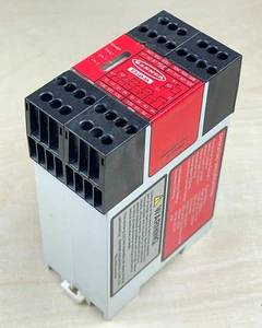 Banner ES-UA-5A Safety Relay Module, E-Stop/Rope Pull/Interlock, 66091 - Picture 1 of 9
