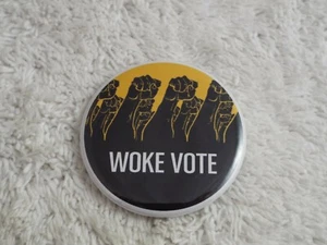 Woke Vote ~ 2-1/4" Button Pinback Pin (B4) - Bild 1 von 2