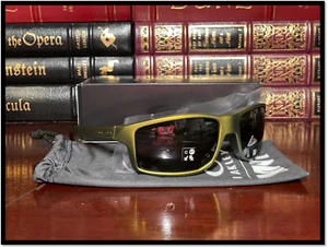 Oakley Gibston New Gold Silver Shift Prizm Black Sunglasses Limit MVP Exclusive - Picture 1 of 3