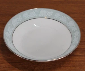 Noritake China - Lamita - Fruit / Sauce / Dessert / Berry Bowl - ONE - 1 - 6881 - Picture 1 of 4
