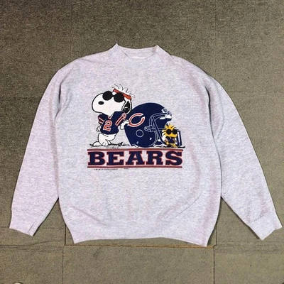NFL Chicago Bears Snoopy Unisex Gris Ceniza Cuello Redondo Sudadera QT5546 Foto 1 de 2
