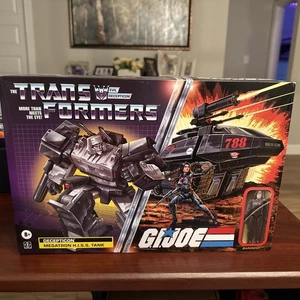 Transformers X Gi Joe 2022 Megatron H.I.S.S. Tank Baroness Crossover SEALED - Picture 1 of 2