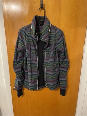 Poncho Lululemon Hustle Multicolor Chaqueta a Rayas The Sweat Edit 6 Foto 1 de 4