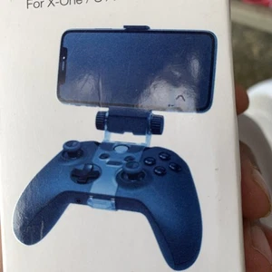 Xbox One & Xbox Series X/S Controller Mobile Phone Holder Clamp Mount Clip - Picture 1 of 6