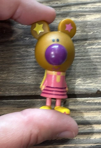 Hey Duggee Brown Bear Figure With Pink Dress Figurine Toy 2.25” Norrie Cover