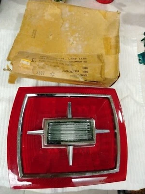 1966 Ford Galaxie XL 500 LTD NORS Glo Brite задний фонарь объектив C6AZ-13450-H - Изображение 1 из 4