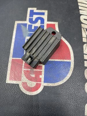 1988 年雅马哈 SH50M Riva Razz Y129-1) 调节器继电器 BinC — 第 1/3 张图片