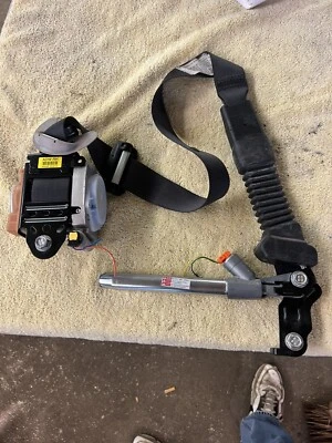 2012-2013 kia soul RH passengers front black seatbelt retractor OEM - Изображение 1 из 4