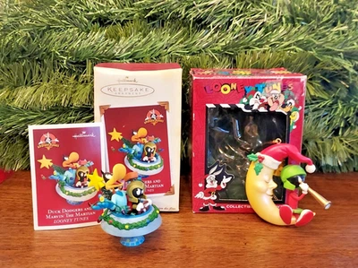 2005 HALLMARK ORNAMENT DUCK DODGERS MARVIN THE MARTIAN LOONEY TUNES 1996 MATRIX - Image 1 of 4