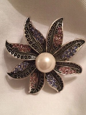 Fashion Brooche - Image 1 of 4