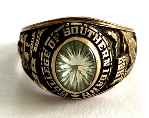 Anello classe donna oro giallo 10K lancia oro 1988 College of Southern Idaho - Foto 1 di 15