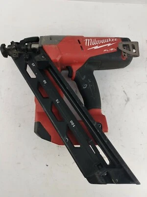 Milwaukee 2743-20 BROKEN M18 Fuel Cordless 15 Gauge Finish Nailer BROKEN - Image 1 of 4
