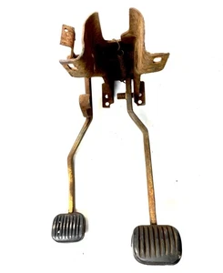72-75 Jeep CJ5 Pedals manual clutch brake hanging pedal Factory pedals FREE SHIP - Picture 1 of 6