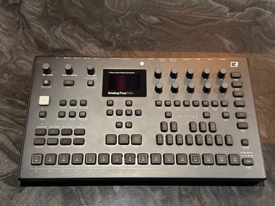 Elektron Analog Four MK II (black) w/ Elektron gig bag - Image 1 of 4