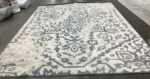 CREAM / BLUE 8'-0" x 10'-0" Damaged Rug, Reduced Price 1172678148 VTG135-7340-8 - Picture 1 of 4