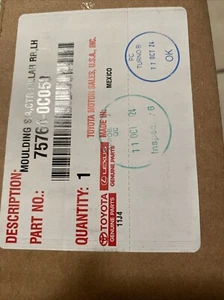 Genuine Toyota Rear Molding 75764-0C050 - Picture 1 of 2
