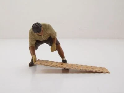 Figura Meccanico Crew Offroad Camel Trophy #2 Per Modelli 1:18 American Diorama - Immagine 1 di 4