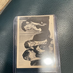 1964 Topps John F. Kennedy # 45 Senator Kennedy speaks to his brothers (VG/EX)