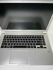 Samsung 900X NP900X4D, Core i5, FÜR TEILE/Reparatur gutes LCD kein Strom - Bild 1 von 5