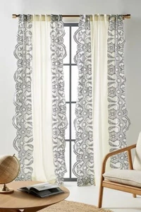 Juego de cortinas Anthropologie 50 x 63 DEDHIA BORDADAS/2 paneles algodón marino nuevo con etiquetas - Imagen 1 de 2