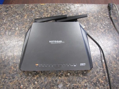 NETGEAR R7300 Nighthawk AC1900 DST Router with power cord - Image 1 of 4