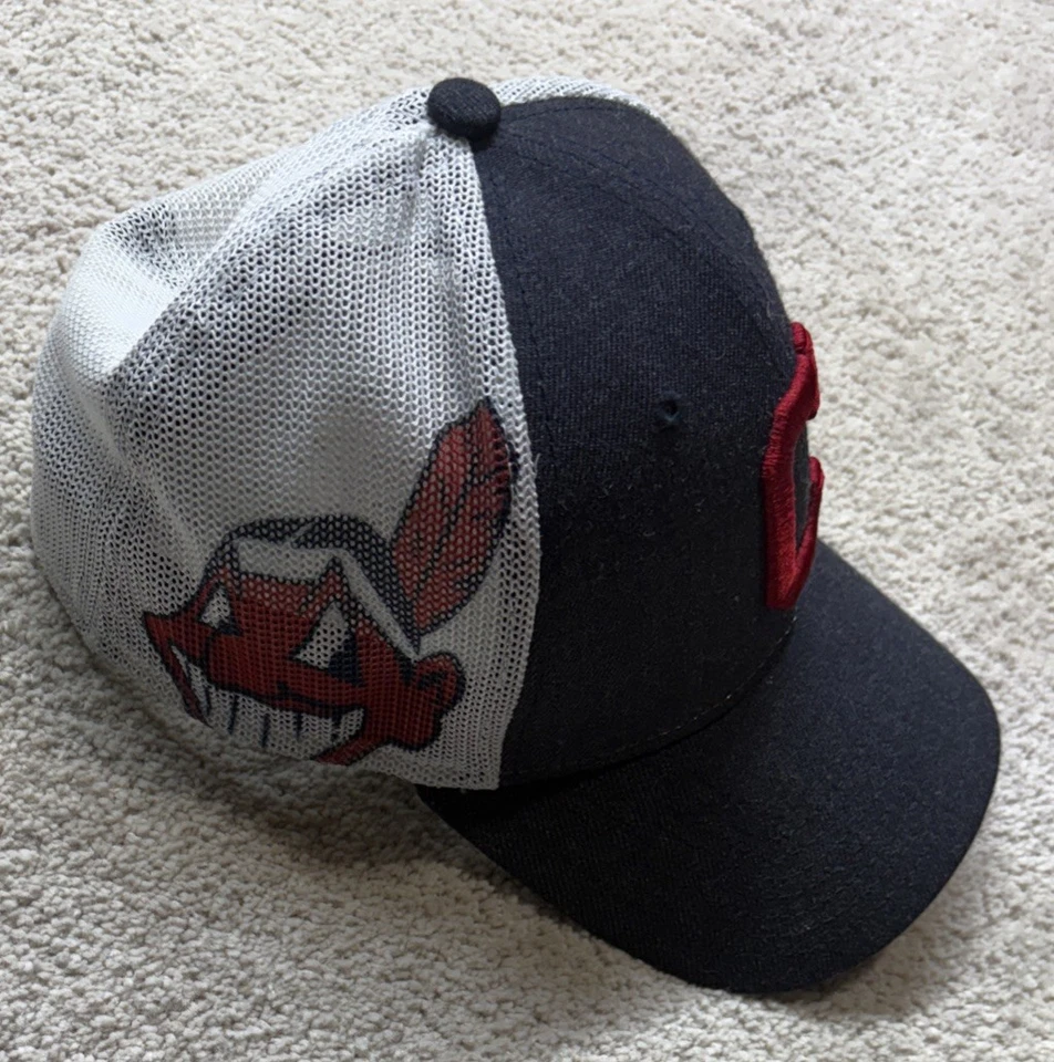 Cleveland Indians Hat Chief Wahoo FITTED MLB Cap onfield New Era 39Thirty SM/MED - Image 1 of 4
