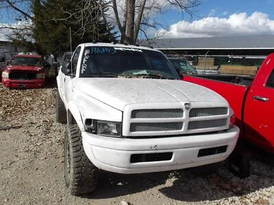 Used Radiator fits: 2001  Dodge 2500 pickup gasoline 8.0L AT Grade A Foto 1 de 4