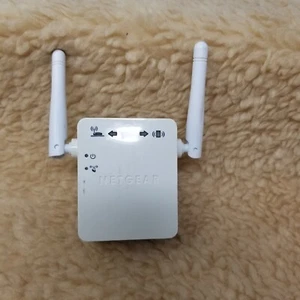 NETGEAR WN3000RPv2 Wi-Fi Booster Range Extender Plug-In Powerline Adapter White - Bild 1 von 2