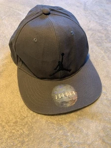 Gorra Jordan Gorra Correa Jóvenes Niños Gris Negro Salto Hombre Ajustable Niños - Imagen 1 de 7