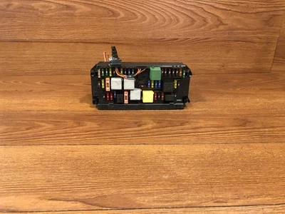 10-2020 MERCEDES W212 E550 W204 UNIDAD DE CONTROL SAM DELANTERO CAJA DE FUSIBLES MÓDULO BLOQUE OEM Foto 1 de 4