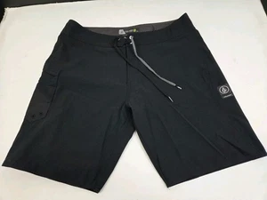 Volcom Mod Tech schwarze Boardshorts mit seitlichem Reißverschluss für Herren Größe 36/9" #7923 - Bild 1 von 9