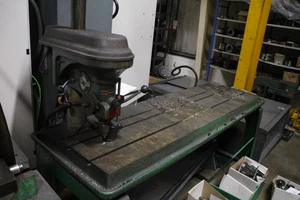 Medding drill with steel table - Picture 1 of 5