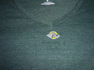 UNIVERSITY OF ALASKA SEAWOLVES WOMENS MEDIUM NWT - Picture 1 of 5