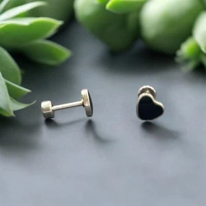 Orecchini in Acciaio Anallergico Cuore Nero Chiusura a vite - Imagen 1 de 4