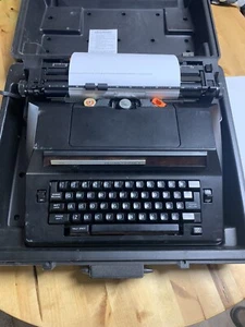 VINTAGE SEARS ELECTIRC CORRECT-O-SPHERE 2 TYPEWRITER & CASE MADE IN JAPAN - Picture 1 of 8