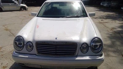 Fuse Box Engine 210 Type Station Wgn E320 Fits 99-03 MERCEDES E-CLASS 1097813 - Imagem 1 de 4