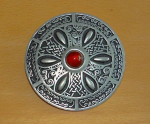 Lovely St Justin Celtic Design Pewter Brooch - Central Cabouchon Stone, with Box - Picture 1 of 6