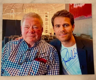 Foto autografiada personalmente de William Shatner y Paul Wesley; STAR TREK; 2 Kirks Foto 1 de 3