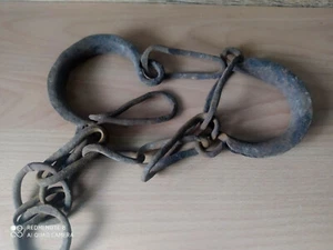 ANTIQUE 18th C.  PRIMITIVE DOUBLE WROUGHT IRON SHACKLES CHAIN FARM  TOOL - Picture 1 of 6