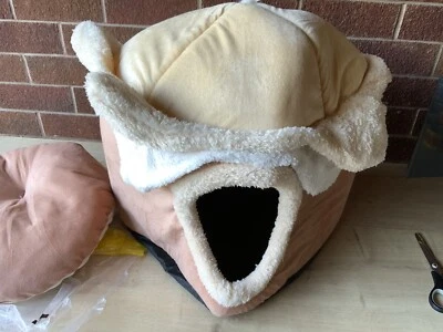 Pet Bed Big Space Christmas Gift Reindeer Shaped Cat House Beds Dog - Image 1 of 4