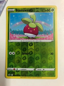 Pokémon Bounsweet 013/198 Reverse Holo Regno Ghiacciante MT (Confezione Fresca) - Foto 1 di 9