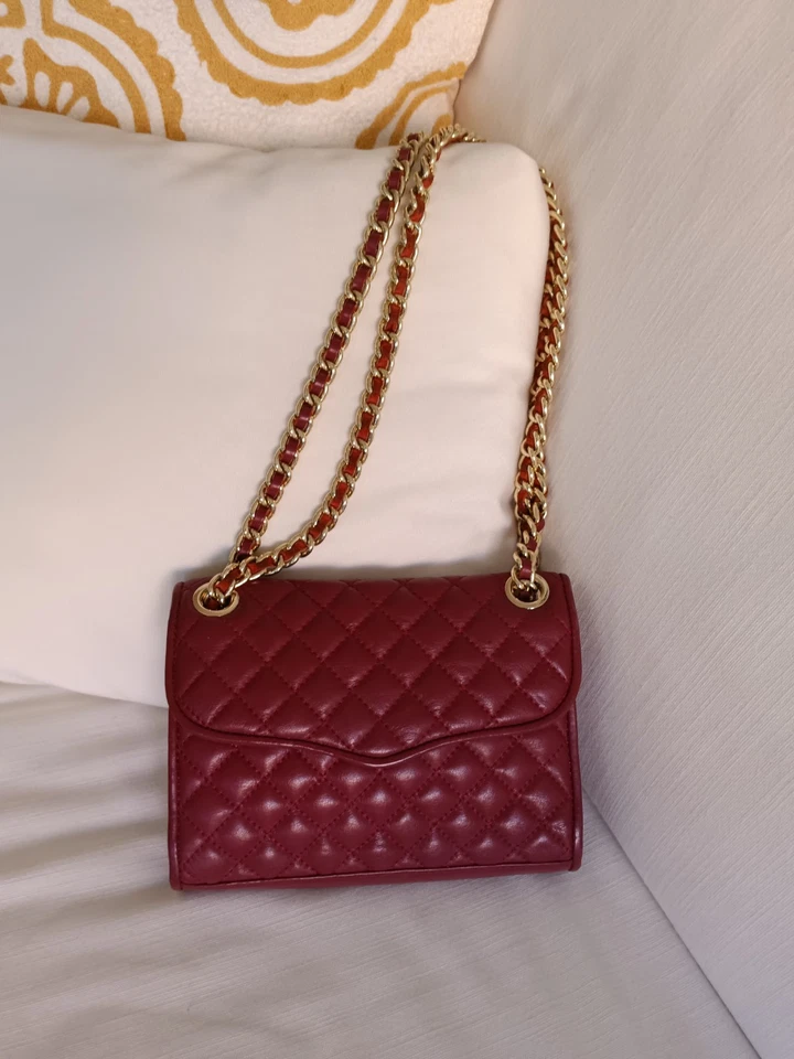 Bolso Bandolera Rebecca Minkoff Affair Acolchado Cuero Genuino Color Merlot. Foto 1 de 4